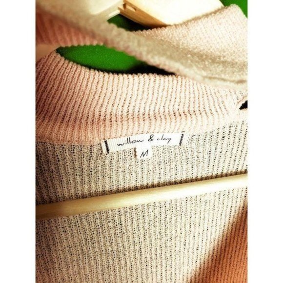 New Willow & Clay Grommet lace-up Sweaters | Nwt Willow & Clay V-… - Picture 3 of 6